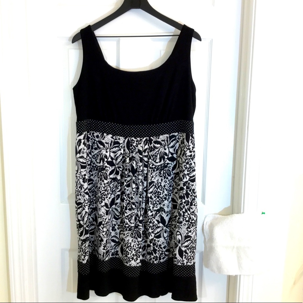 J.B.S. WOMEN LTD. Brand, BLACK & White Floral Print Dress, Size - 14 W
